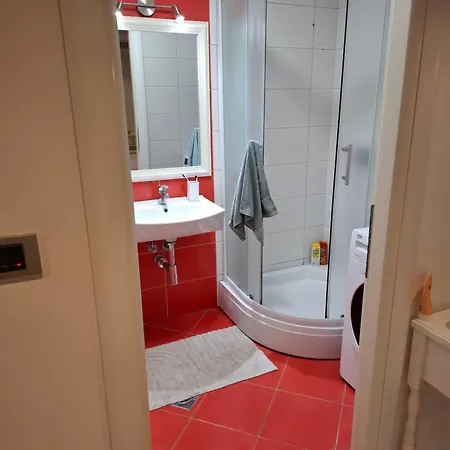 Max Sa Privatnim Parkingom 아파트