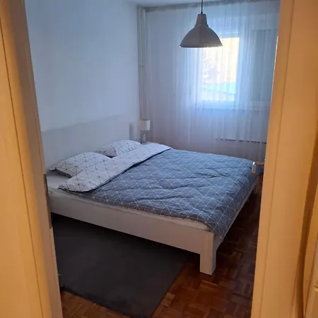 Max Sa Privatnim Parkingom 아파트 *