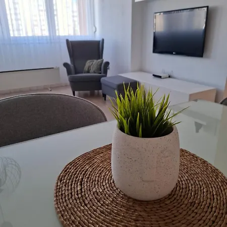 Max Sa Privatnim Parkingom * 바냐루카