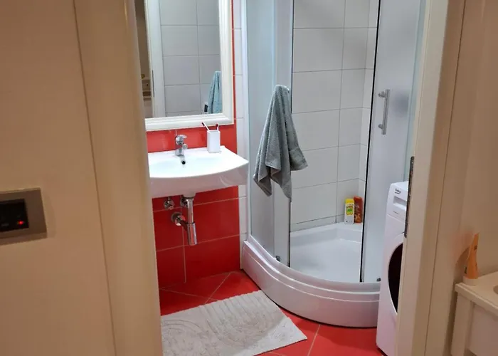 Max Sa Privatnim Parkingom Apartment