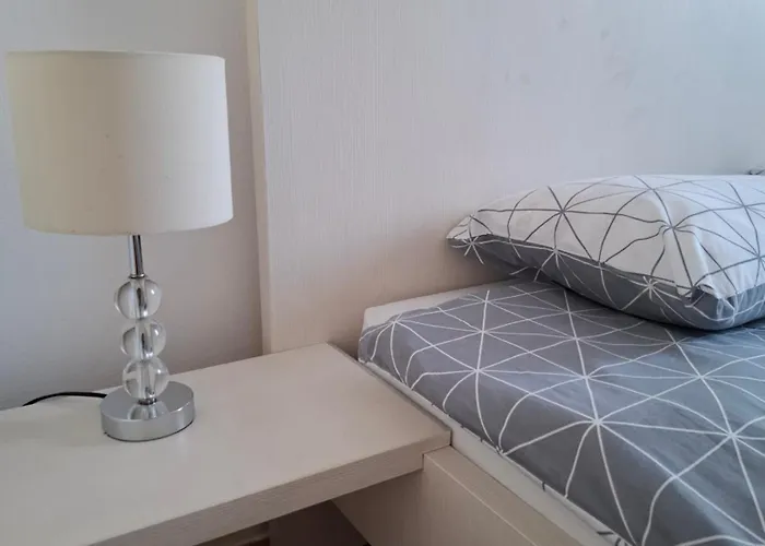 Max Sa Privatnim Parkingom Apartment